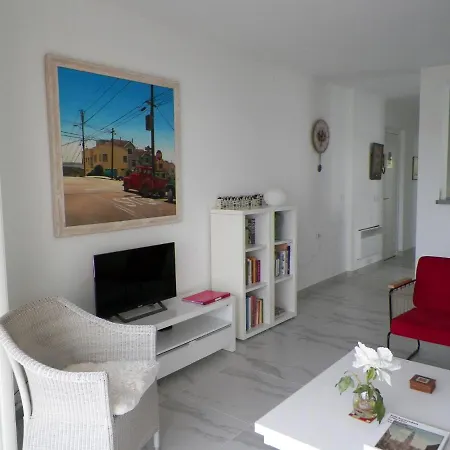 Lägenhet Contemporary In With Terrace